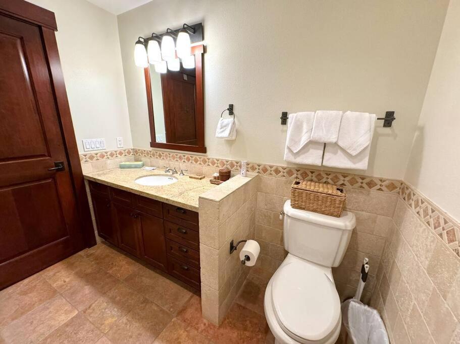 Luxury Townhome W/ Views, Private Jacuzzi & Garage *