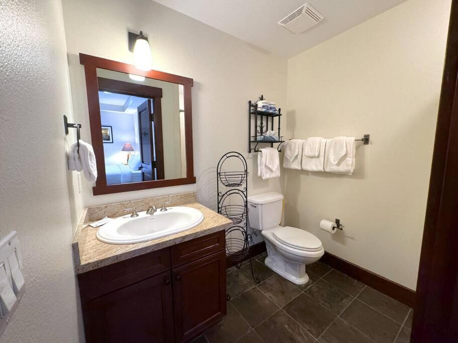 Luxury Townhome W/ Views, Private Jacuzzi & Garage * Mammoth Lakes