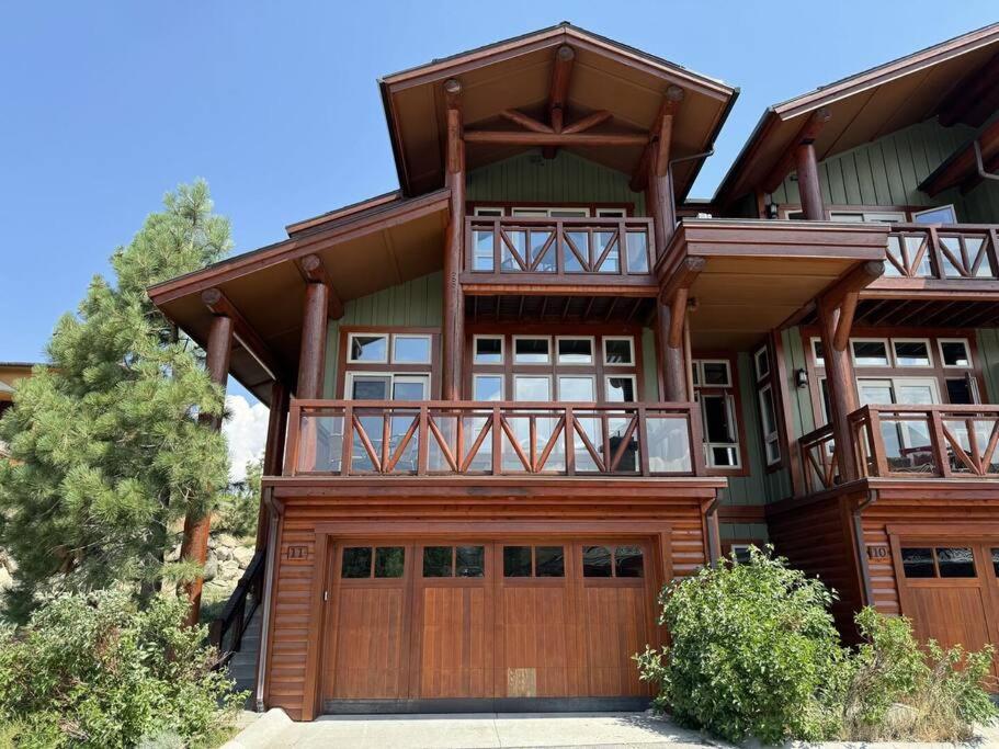 Luxury Townhome W/ Views, Private Jacuzzi & Garage * Mammoth Lakes