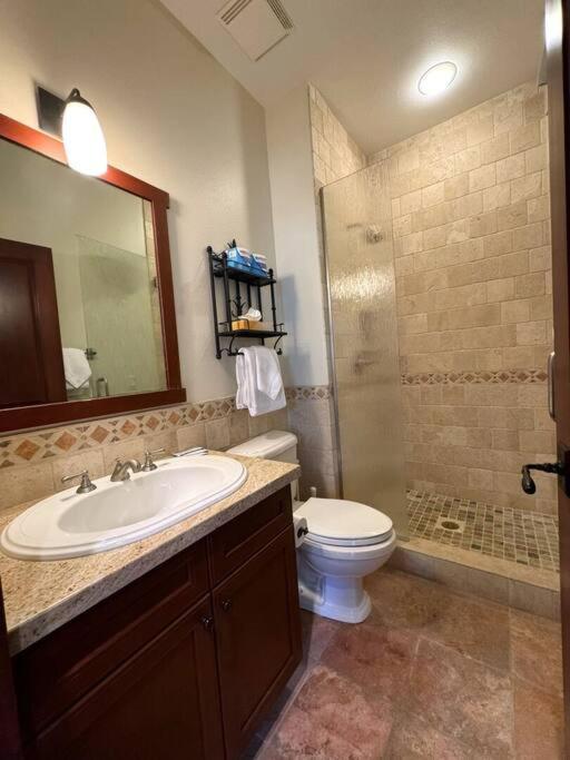 Luxury Townhome W/ Views, Private Jacuzzi & Garage *