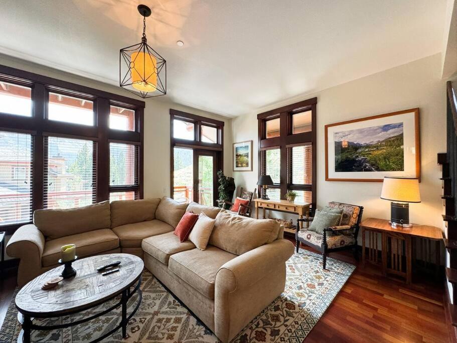 Hébergement de vacances Luxury Townhome W/ Views, Private Jacuzzi & Garage Mammoth Lakes